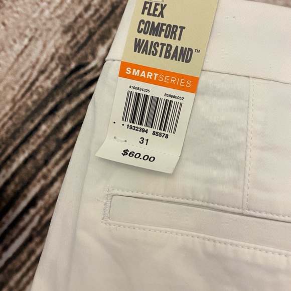 Men’s NWT dockers flex waist shorts - Picture 2 of 3